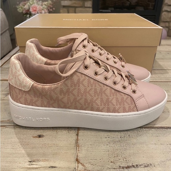 NWT MICHAEL KORS PINK POPPY LACE SIZE 6.5 - Picture 1 of 6